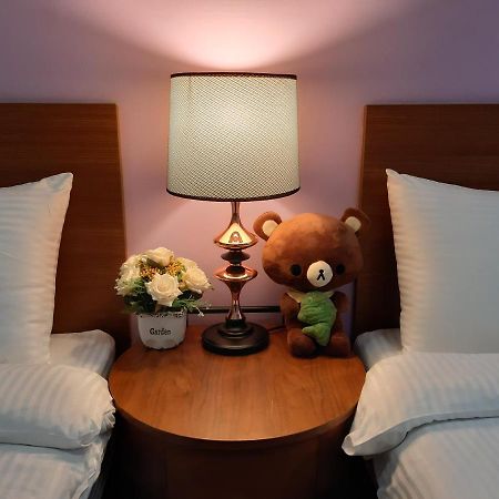 Gratitude Apartment Tainan Luaran gambar